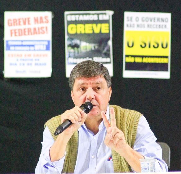 Dr. Eduardo Côrtes, diretor do HUCFF. Foto: Renan Silva